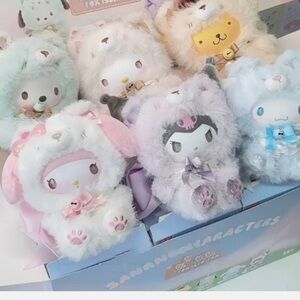 Miniso Sanrio fox island characters full case! Unopened